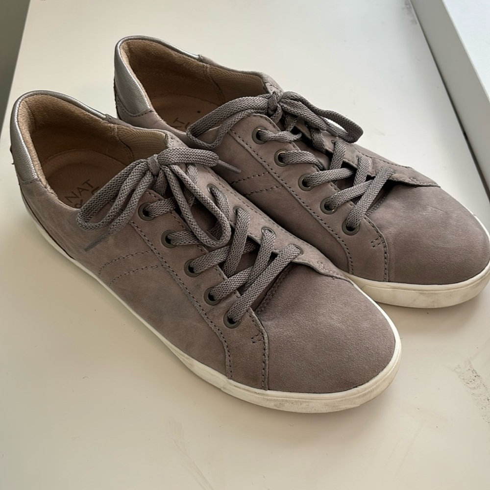 Naturalizer Morrison Sneaker size 10, Gray/Silver